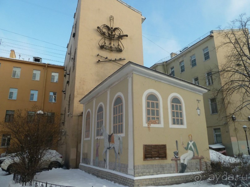 Петербургский стрит-арт. На улицах, во дворах и в музее.