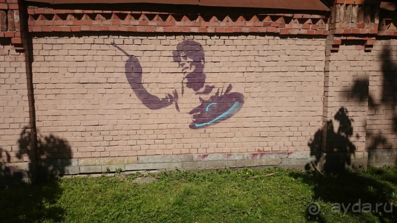 Петербургский стрит-арт. На улицах, во дворах и в музее.