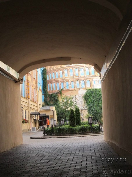 Петербургский стрит-арт. На улицах, во дворах и в музее.