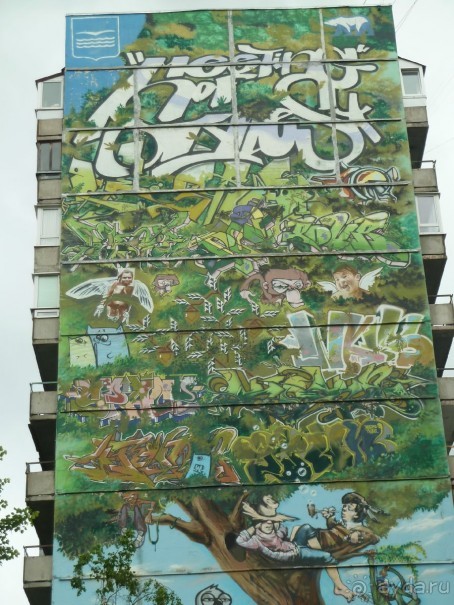 Петербургский стрит-арт. На улицах, во дворах и в музее.