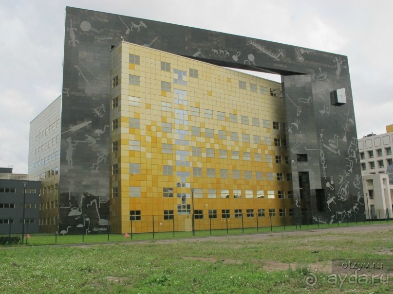 Петербургский стрит-арт. На улицах, во дворах и в музее.