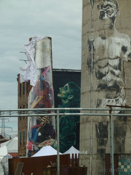 Петербургский стрит-арт. На улицах, во дворах и в музее.