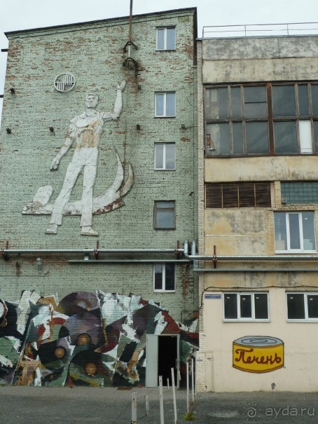 Петербургский стрит-арт. На улицах, во дворах и в музее.