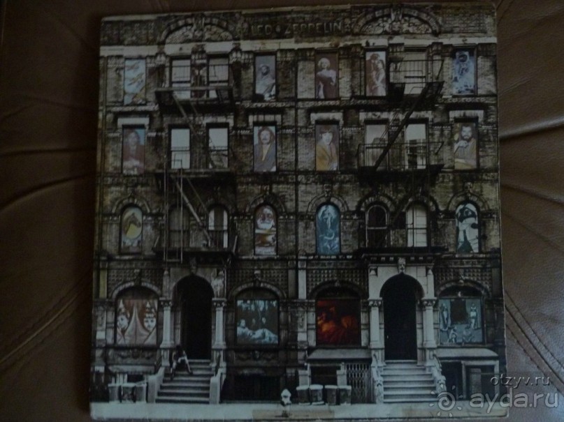 Петербургский стрит-арт. На улицах, во дворах и в музее.