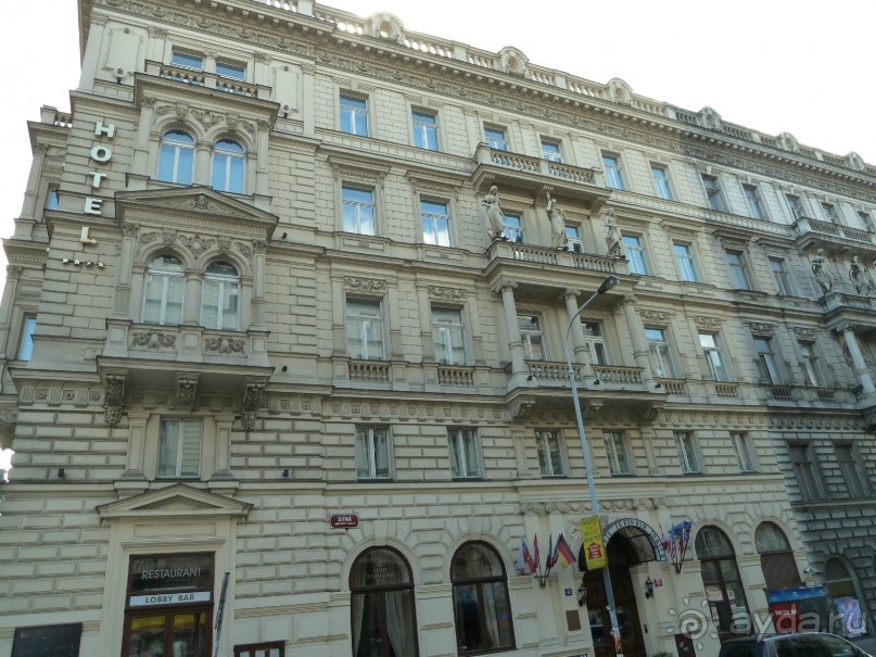 Отель Seven days в Праге - достойно внимания.