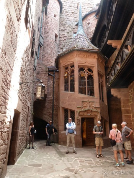 Эльзаские окрестности.Один город и один замок. Селеста и Верхний Кенигсбург. Эльзаские окрестности.Один город и один замок. Селеста и Верхний Кенигсбург.