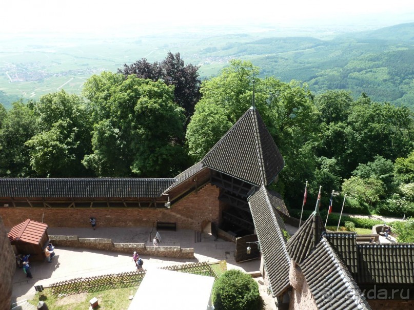 Эльзаские окрестности.Один город и один замок. Селеста и Верхний Кенигсбург. Эльзаские окрестности.Один город и один замок. Селеста и Верхний Кенигсбург.