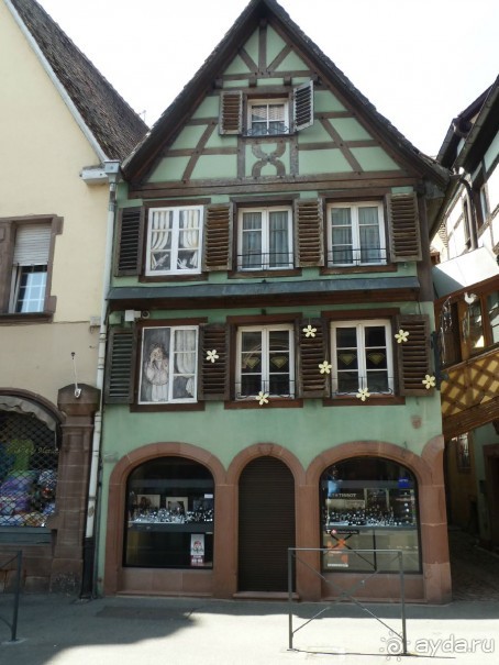 Эльзаские окрестности.Один город и один замок. Селеста и Верхний Кенигсбург. Эльзаские окрестности.Один город и один замок. Селеста и Верхний Кенигсбург.