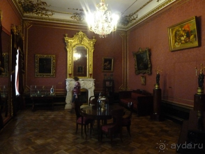 Шереметевский дворец и Музей музыкальных инструментов в Санкт-Петербурге.