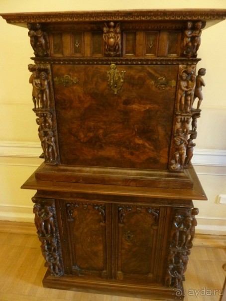 Шереметевский дворец и Музей музыкальных инструментов в Санкт-Петербурге.