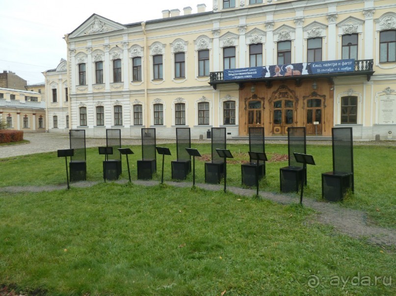 Шереметевский дворец и Музей музыкальных инструментов в Санкт-Петербурге.
