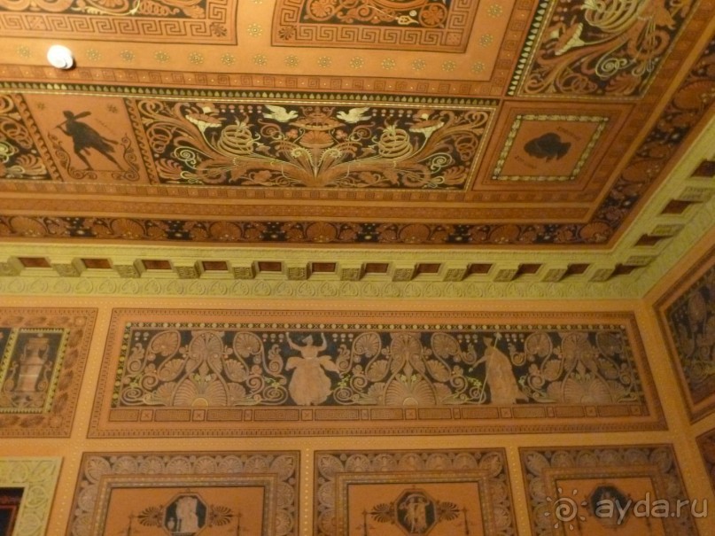 Шереметевский дворец и Музей музыкальных инструментов в Санкт-Петербурге.