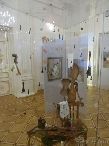 Шереметевский дворец и Музей музыкальных инструментов в Санкт-Петербурге.