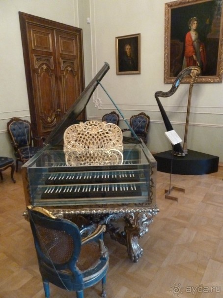 Шереметевский дворец и Музей музыкальных инструментов в Санкт-Петербурге.