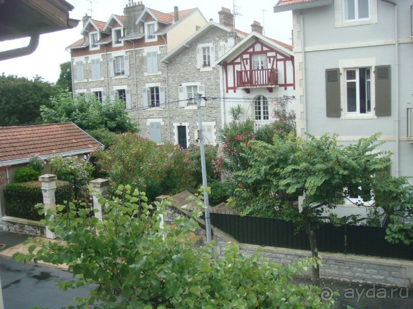 Типичный баскский отель Clos Fontaine 3* в Биаррице.