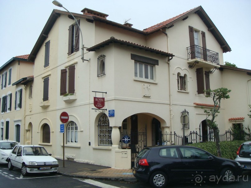Типичный баскский отель Clos Fontaine 3* в Биаррице.