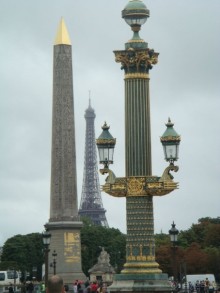 В Париж с рабочим визитом.