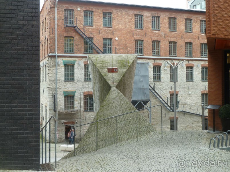 Прогулки по Старому/Новому Таллину и окрестностям.