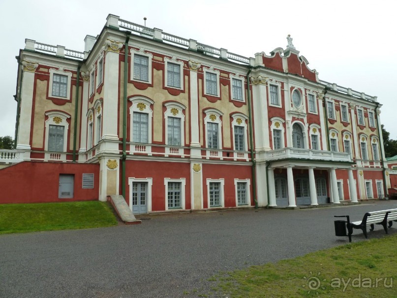 Прогулки по Старому/Новому Таллину и окрестностям.