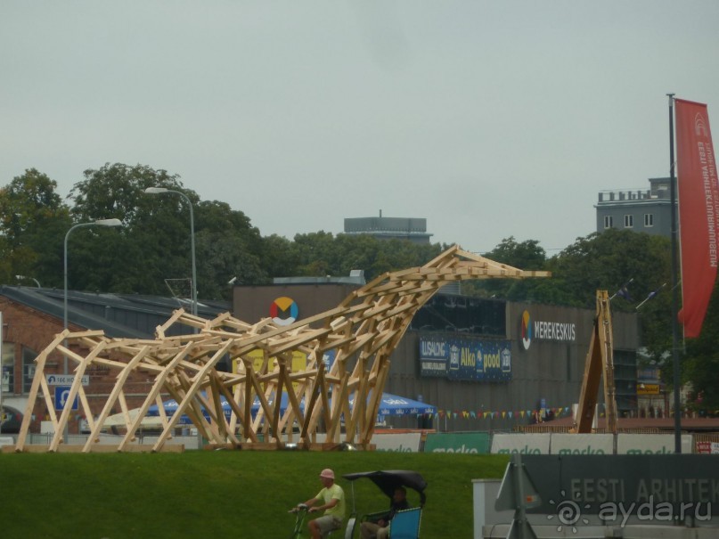 Прогулки по Старому/Новому Таллину и окрестностям.