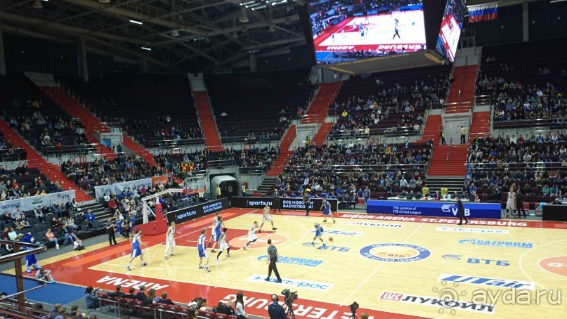 Крестовский остров в Санкт-Петербурге - отличное место для отдыха и прогулок круглый год.