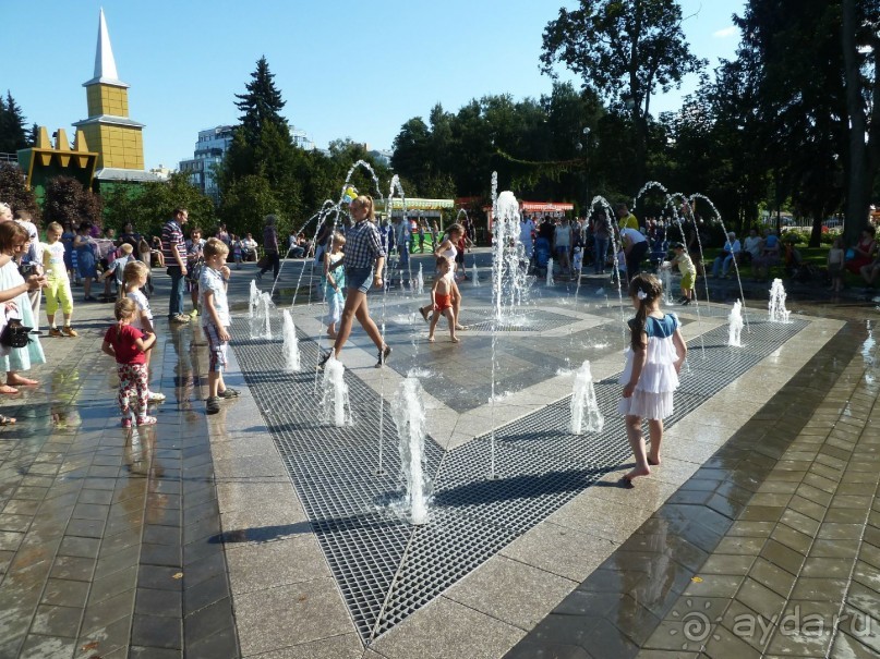 Крестовский остров в Санкт-Петербурге - отличное место для отдыха и прогулок круглый год.