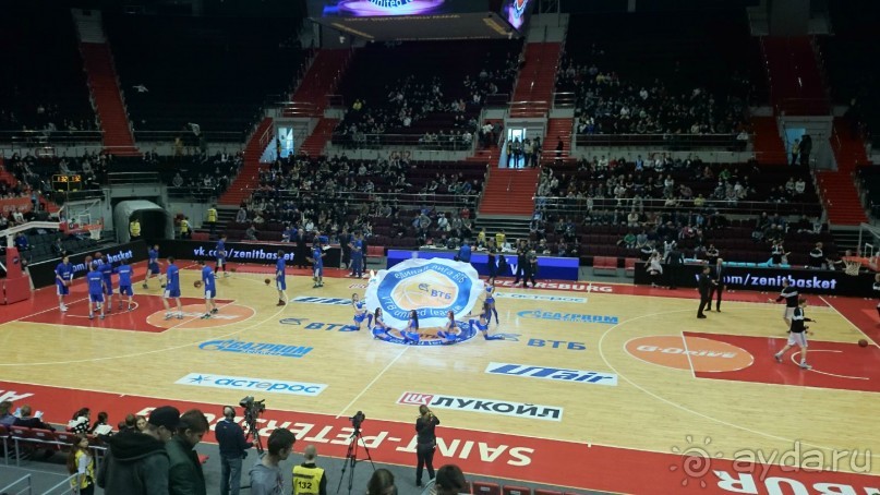 Крестовский остров в Санкт-Петербурге - отличное место для отдыха и прогулок круглый год.