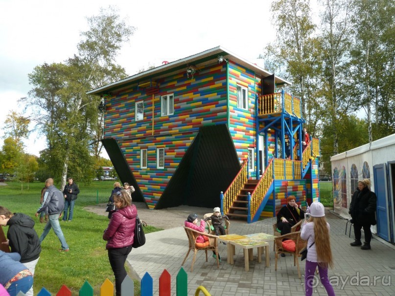 Крестовский остров в Санкт-Петербурге - отличное место для отдыха и прогулок круглый год.