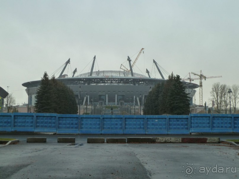 Крестовский остров в Санкт-Петербурге - отличное место для отдыха и прогулок круглый год.