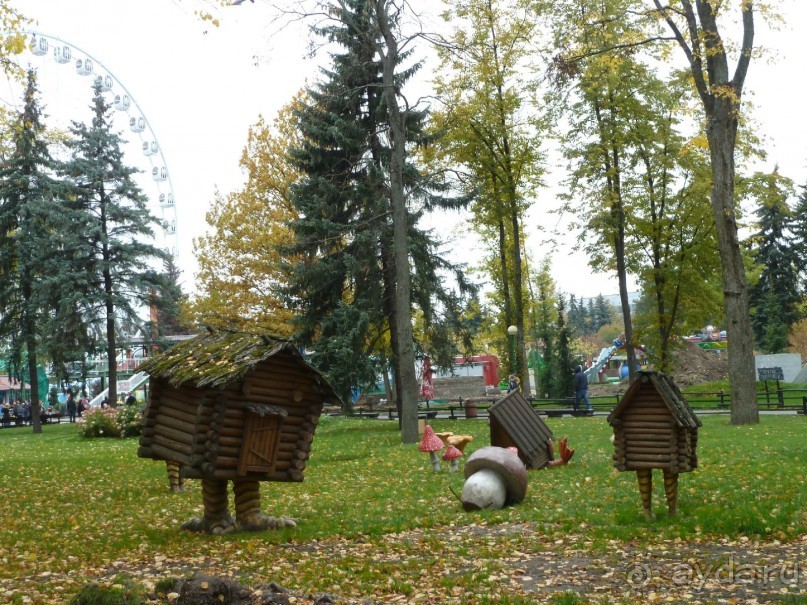 Крестовский остров в Санкт-Петербурге - отличное место для отдыха и прогулок круглый год.