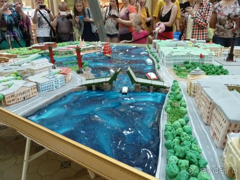 Развод мостов в Санкт-Петербурге. Главный туристический аттракцион.