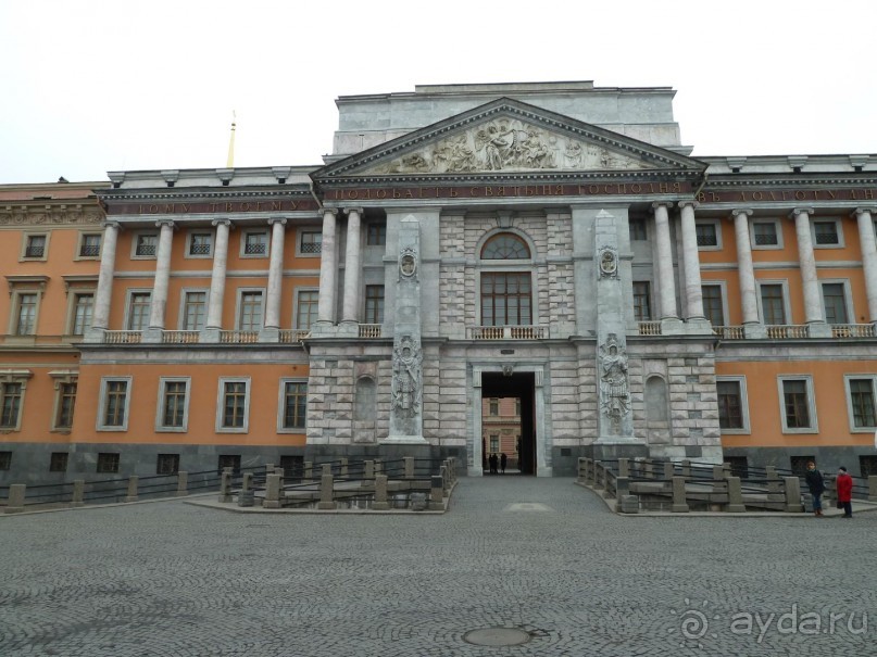 Непафосные дворцы Санкт-Петербурга.  Михайловский замок и Строгановский дворец.