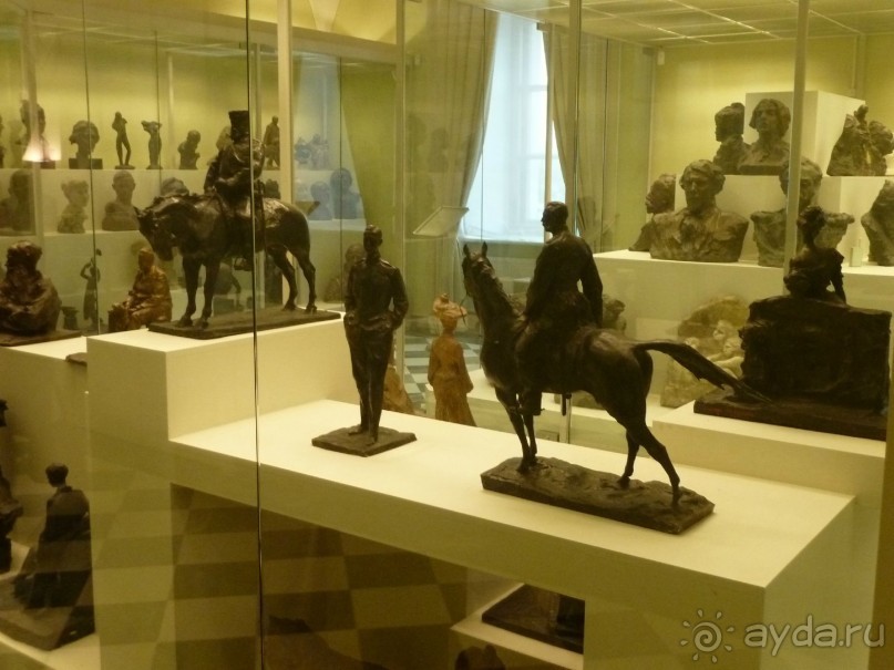 Непафосные дворцы Санкт-Петербурга.  Михайловский замок и Строгановский дворец.