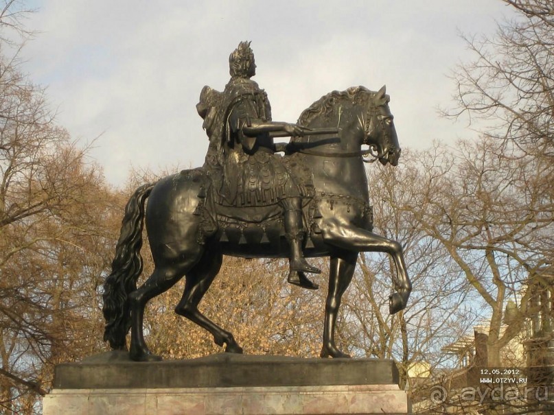 Непафосные дворцы Санкт-Петербурга.  Михайловский замок и Строгановский дворец.