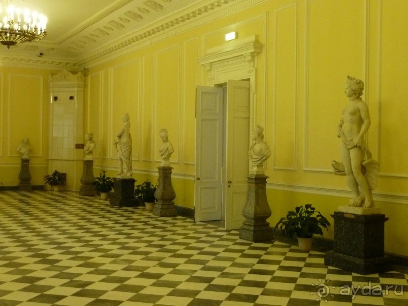 Непафосные дворцы Санкт-Петербурга.  Михайловский замок и Строгановский дворец.