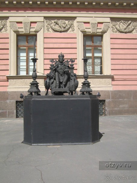 Непафосные дворцы Санкт-Петербурга.  Михайловский замок и Строгановский дворец.