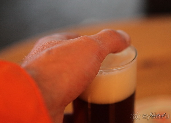 Дюссельдорфские витражи. Как правильно пить пиво.