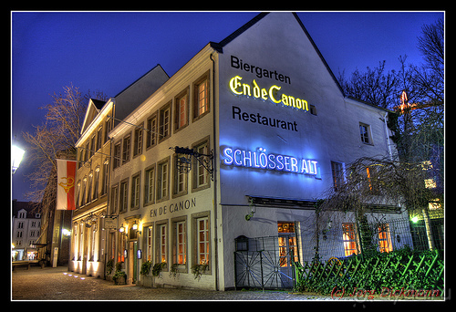 Дюссельдорфские витражи. Как правильно пить пиво.