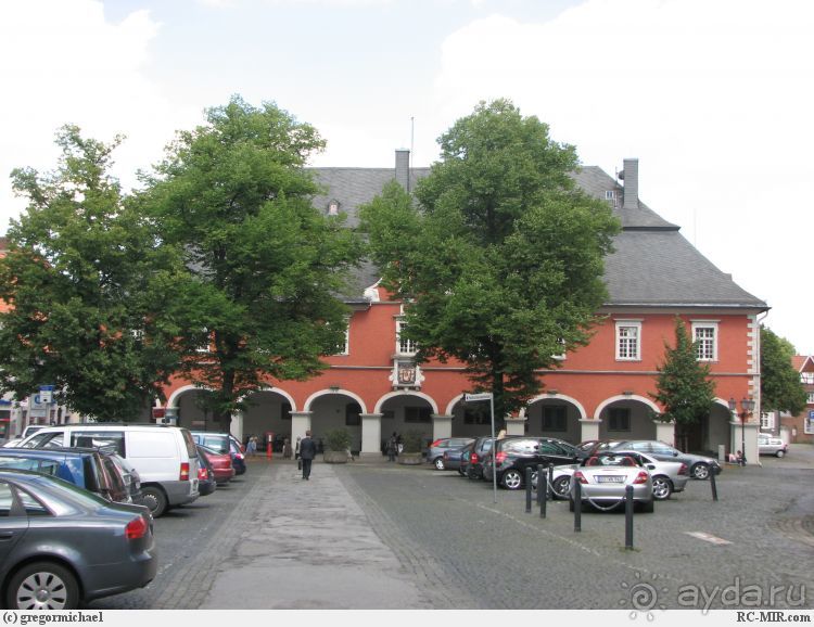 Зоест. Мал да удал