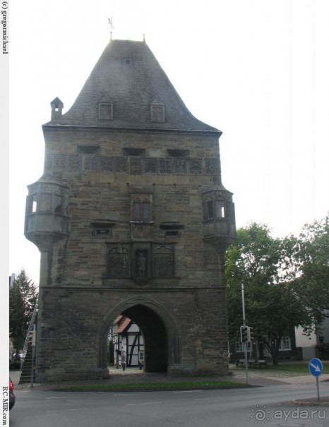 Зоест. Мал да удал