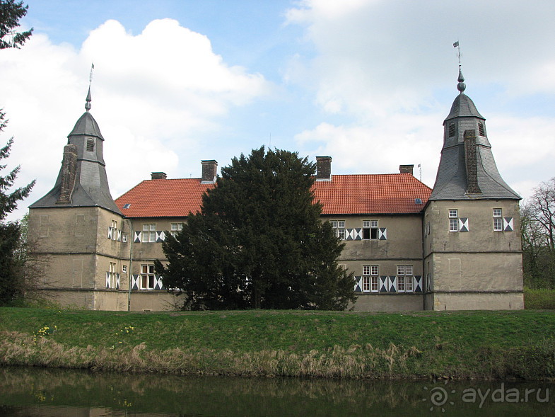 Westerwinkel - обычный водный дворец