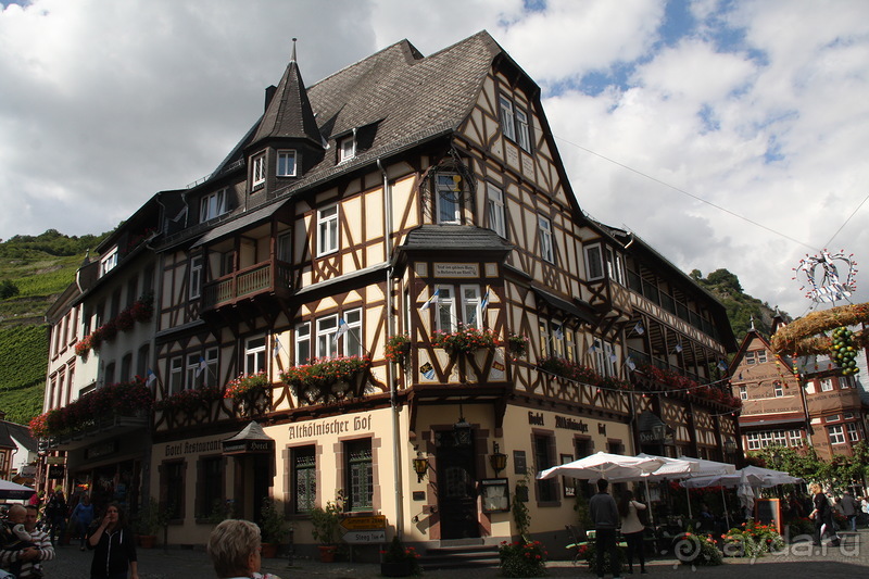 БАХАРАХ, бедный Вернер и золото дьявола.