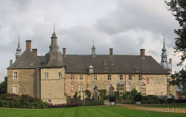 Водный замок ЛЕМБЕК или пару слов о немецкой экономии.