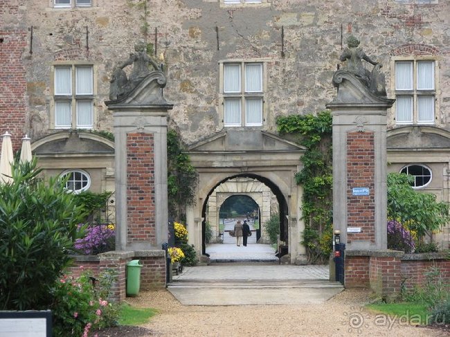 Водный замок ЛЕМБЕК или пару слов о немецкой экономии.