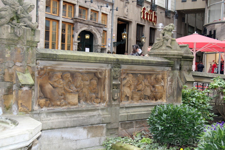 Кёльнская мозаика / ФОНТАН ТРУДОЛЮБИВЫХ ГНОМОВ