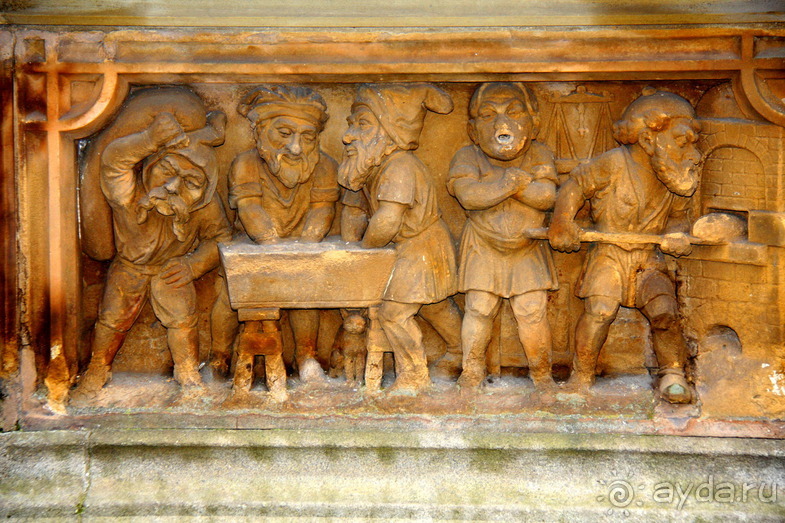 Кёльнская мозаика / ФОНТАН ТРУДОЛЮБИВЫХ ГНОМОВ