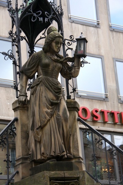 Кёльнская мозаика / ФОНТАН ТРУДОЛЮБИВЫХ ГНОМОВ