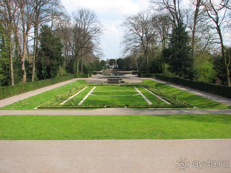 Дюссельдорфские витражи. Розовый замок