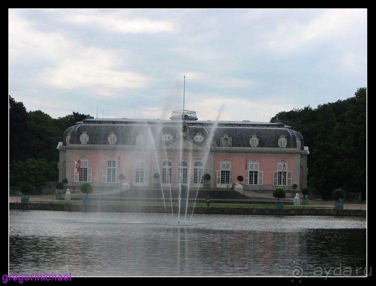 Дюссельдорфские витражи. Розовый замок