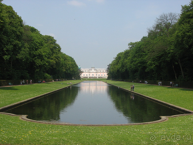 Дюссельдорфские витражи. Розовый замок